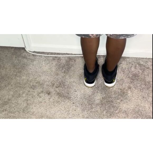 Air Jordan 11 Retro “Black and White” - Picture 4 of 4